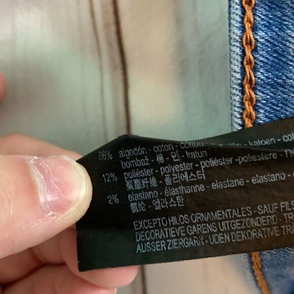 Zara Woman’s Embroidered Flower Jeans - Picture 9 of 10